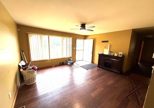 Photo 2 of Single family home for sale at 905 W 7th Street, Michigan City, IN 46360 | MLS# 845427 | Listing updated on 2026-09-17