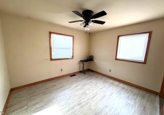 Photo 4 of Single family home for sale at 905 W 7th Street, Michigan City, IN 46360 | MLS# 845427 | Listing updated on 2026-09-17
