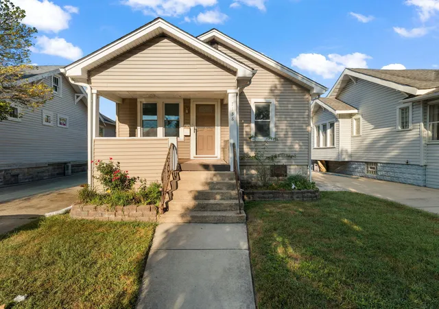 Photo 1 of Single family home for sale at 7138 Jefferson Ave, Hammond, IN 46324 | MLS# 845428 | Listing updated on 2026-09-17