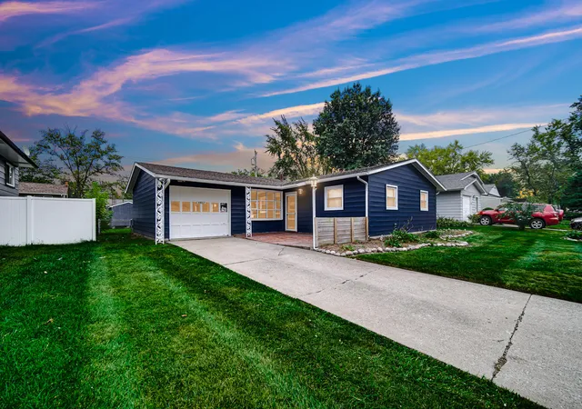 Photo 1 of Single family home for sale at 6833 Tyler St, Merrillville, IN 46410 | MLS# 845512 | Listing updated on 2026-09-18