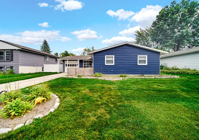 Single family home for sale at 6833 Tyler St, Merrillville, IN 46410 | MLS# 845512