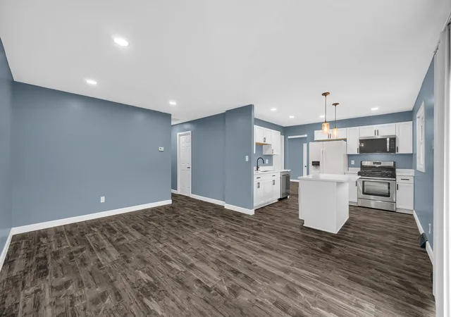 Photo 3 of Single family home for sale at 6833 Tyler St, Merrillville, IN 46410 | MLS# 845512 | Listing updated on 2026-09-18