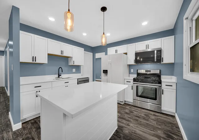 Photo 4 of Single family home for sale at 6833 Tyler St, Merrillville, IN 46410 | MLS# 845512 | Listing updated on 2026-09-18