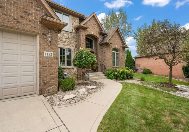 Photo 3 of Single family home for sale at 1132 Barrington Ct, Schererville, IN 46375 | MLS# 845827 | Listing updated on 2026-09-24