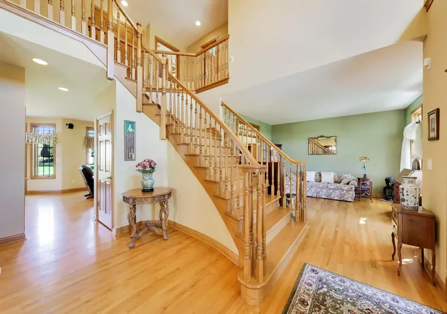 Photo 1 of Single family home for sale at 1933 Rosewood Ct, Munster, IN 46321 | MLS# 845587 | Listing updated on 2026-10-01