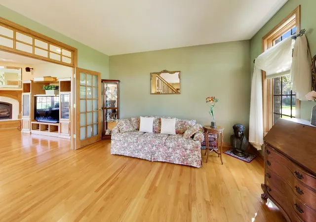 Photo 2 of Single family home for sale at 1933 Rosewood Ct, Munster, IN 46321 | MLS# 845587 | Listing updated on 2026-10-01