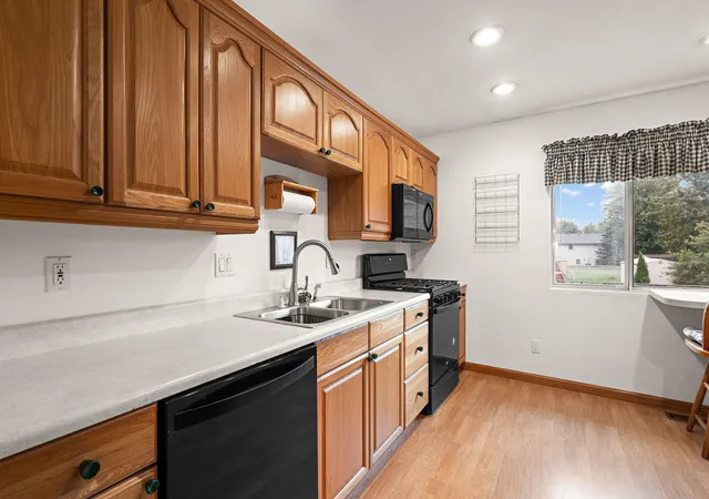 Photo 4 of Single family home for sale at 3081 Parkwood Pl, Crown Point, IN 46307 | MLS# 845461 | Listing updated on 2026-09-21