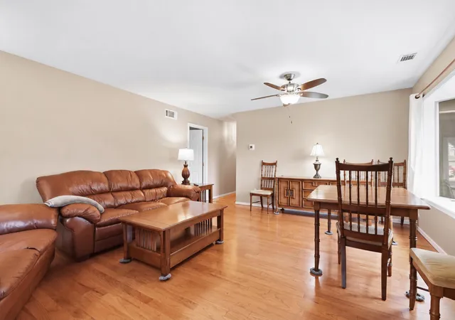 Photo 4 of Sale Pending at 433 Deerpath Dr W, Schererville, IN 46375 | MLS# 845561 | Listing updated on 2026-09-24