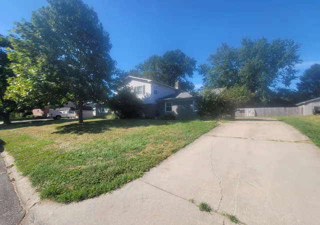 Photo 2 of Single family home for sale at 4140 Kennedy Dr, Columbus, IN 47203 | MLS# 845453 | Listing updated on 2026-09-18