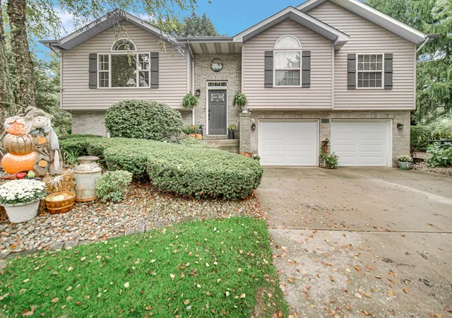 Single family home for sale at 2667 High Sierra Dr, Valparaiso, IN 46385 | MLS# 845523