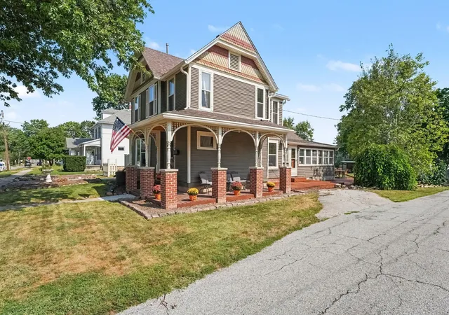 Photo 1 of Sale Pending at 118 S Ridge St, Crown Point, IN 46307 | MLS# 845476 | Listing updated on 2026-09-27