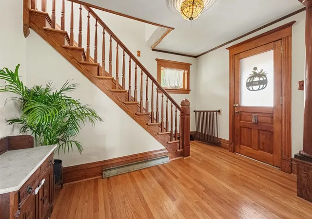 Photo 3 of Sale Pending at 118 S Ridge St, Crown Point, IN 46307 | MLS# 845476 | Listing updated on 2026-09-27