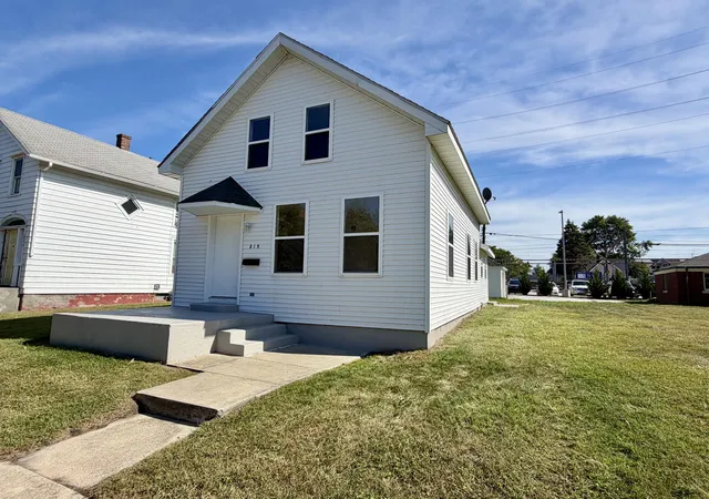Photo 1 of Single family home for sale at 215 E 10th Street, Michigan City, IN 46360 | MLS# 845519 | Listing updated on 2026-09-18