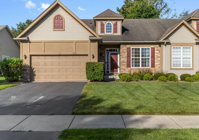 Photo 1 of Sale Pending at 850 Manistee Ave, Schererville, IN 46375 | MLS# 845571 | Listing updated on 2026-10-02