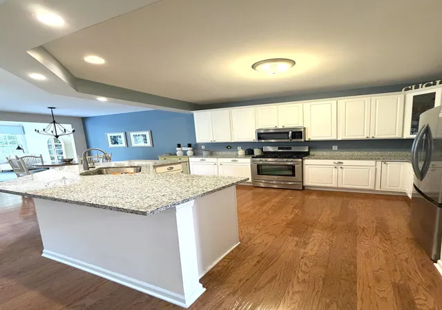 Photo 3 of Sale Pending at 850 Manistee Ave, Schererville, IN 46375 | MLS# 845571 | Listing updated on 2026-10-02