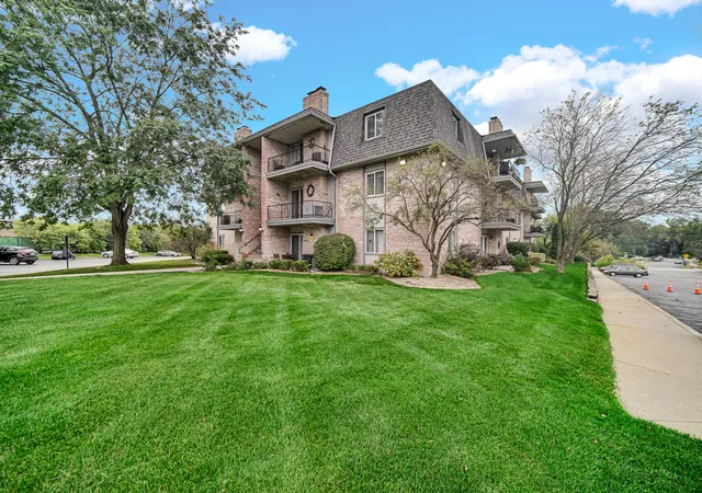 Condo for sale at 1720 Homan Dr #208, Schererville, IN 46375 | MLS# 845689