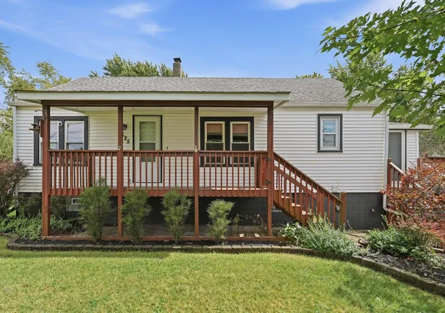 Single family home for sale at 2525 Colfax St, Gary, IN 46406 | MLS# 845671