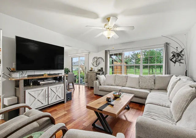 Photo 2 of Condo for sale at 931 Veterans Ln, Crown Point, IN 46307 | MLS# 845528 | Listing updated on 2026-09-21