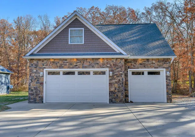 Photo 1 of Sale Pending at 10979 W Makeever Dr, De Motte, IN 46310 | MLS# 845500 | Listing updated on 2026-09-19