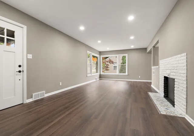 Photo 4 of Single family home for sale at 3115 Franklin St, Highland, IN 46322 | MLS# 845509 | Listing updated on 2026-09-30