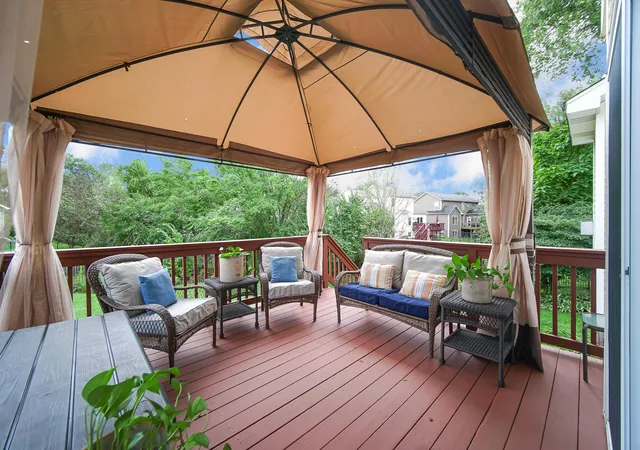 Photo 2 of Single family home for sale at 885 London Ln, Valparaiso, IN 46383 | MLS# 845759 | Listing updated on 2026-09-24