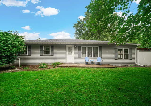 Photo 1 of Single family home for sale at 140 Hjelm Rd, Chesterton, IN 46304 | MLS# 845546 | Listing updated on 2026-09-29