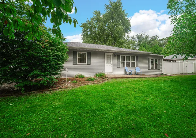Photo 3 of Single family home for sale at 140 Hjelm Rd, Chesterton, IN 46304 | MLS# 845546 | Listing updated on 2026-09-29