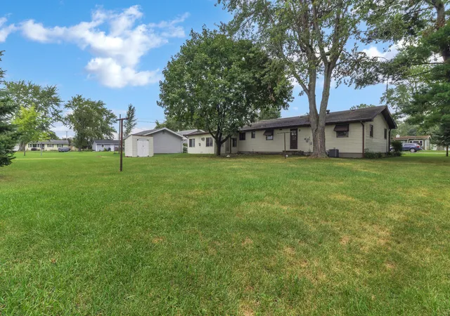 Photo 3 of Single family home for sale at 10404 Noble St, Crown Point, IN 46307 | MLS# 845578 | Listing updated on 2026-09-22
