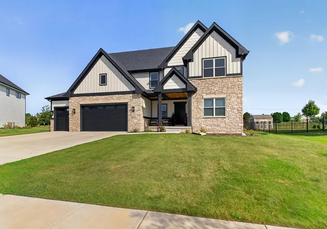 Photo 1 of Single family home for sale at 8322 Wyman Dr, Saint John, IN 46373 | MLS# 845577 | Listing updated on 2026-10-02