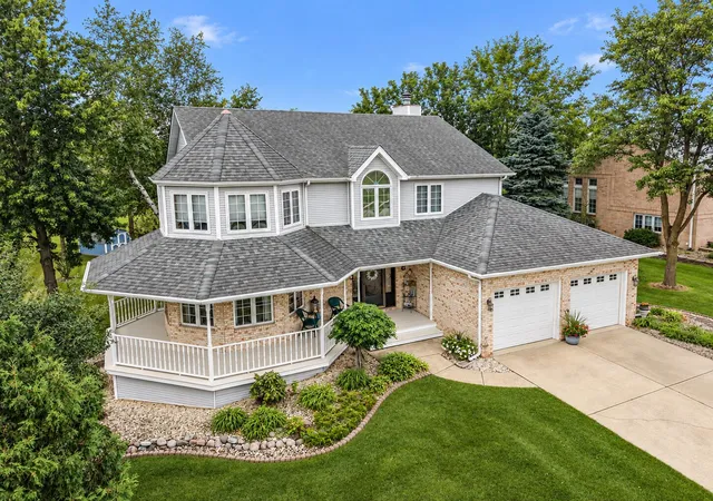 Photo 1 of Single family home for sale at 9260 Franklin Dr, Saint John, IN 46373 | MLS# 845612 | Listing updated on 2026-09-19