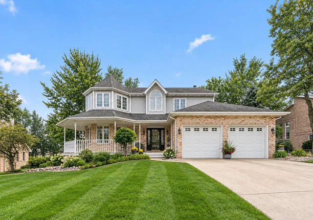 Photo 2 of Single family home for sale at 9260 Franklin Dr, Saint John, IN 46373 | MLS# 845612 | Listing updated on 2026-09-19