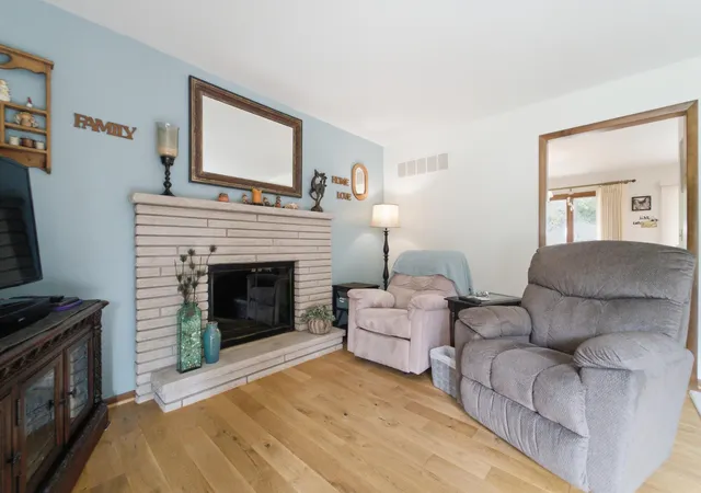 Photo 4 of Single family home for sale at 305 Lady Ln, Michigan City, IN 46360 | MLS# 845605 | Listing updated on 2026-09-19