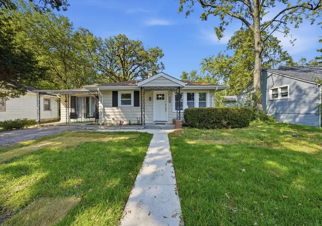 Photo 2 of Single family home for sale at 1020 E 61st Place, Merrillville, IN 46410 | MLS# 845560 | Listing updated on 2026-10-04