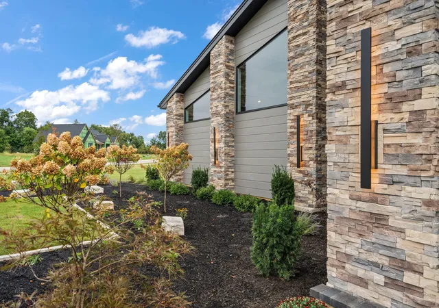 Photo 4 of Single family home for sale at 455 Stonebridge Pkwy, Valparaiso, IN 46383 | MLS# 845694 | Listing updated on 2026-09-21