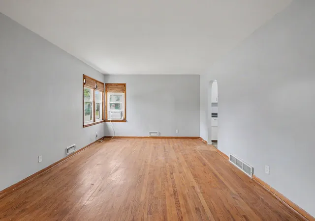 Photo 4 of Single family home for sale at 305 Dupage St, Michigan City, IN 46360 | MLS# 845782 | Listing updated on 2026-09-23