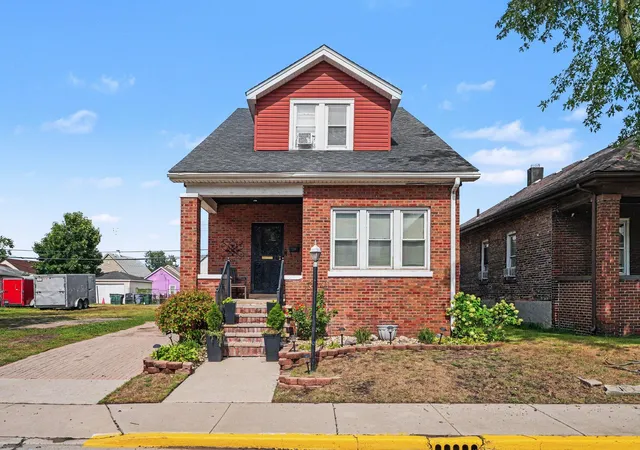Photo 2 of Multi family home for sale at 933 Summer St, Hammond, IN 46320 | MLS# 845581 | Listing updated on 2026-09-22