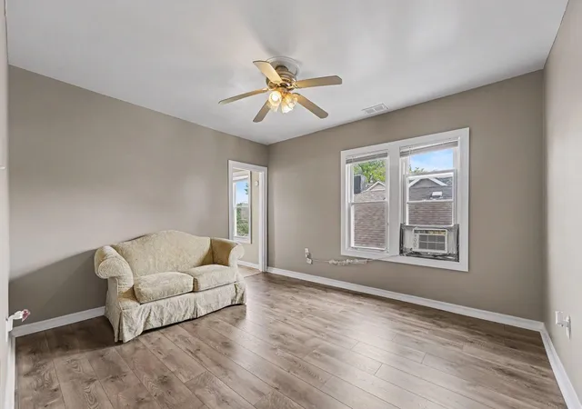 Photo 3 of House for sale at 933 Summer St, Hammond, IN 46320 | MLS# 845581 | Listing updated on 2026-09-22
