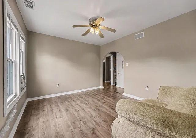 Photo 4 of House for sale at 933 Summer St, Hammond, IN 46320 | MLS# 845581 | Listing updated on 2026-09-22