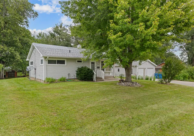 Photo 2 of Sale Pending at 240 Idlewild Pl, Lowell, IN 46356 | MLS# 845682 | Listing updated on 2026-09-29