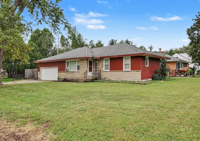 Photo 4 of Single family home for sale at 1702 Minnesota St, Hobart, IN 46342 | MLS# 845859 | Listing updated on 2026-09-24
