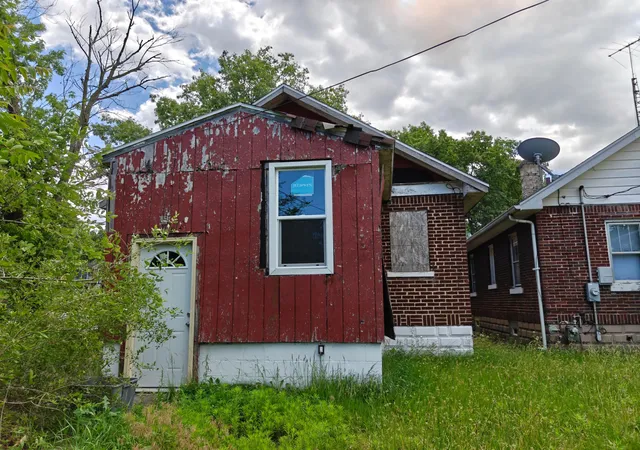 Photo 2 of Single family home for sale at 834 E 41st Avenue, Gary, IN 46409 | MLS# 845597 | Listing updated on 2026-09-24