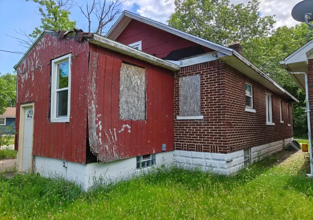 Photo 3 of Single family home for sale at 834 E 41st Avenue, Gary, IN 46409 | MLS# 845597 | Listing updated on 2026-09-24