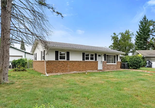 Photo 1 of Single family home for sale at 20 Elm Ave, Hobart, IN 46342 | MLS# 845632 | Listing updated on 2026-09-20