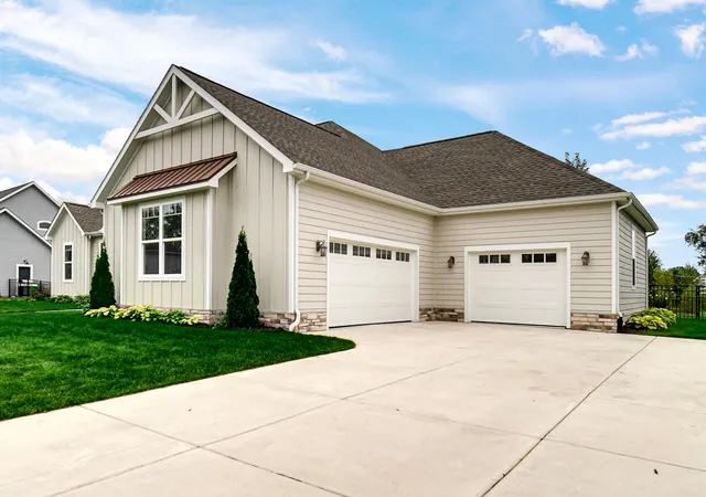 Photo 2 of Single family home for sale at 2502 Stirling Dr, Valparaiso, IN 46383 | MLS# 845677 | Listing updated on 2026-09-21