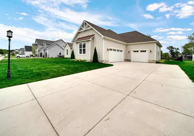 Photo 3 of Single family home for sale at 2502 Stirling Dr, Valparaiso, IN 46383 | MLS# 845677 | Listing updated on 2026-09-21