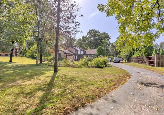 Photo 2 of Single family home for sale at 9796 N David Ct, De Motte, IN 46310 | MLS# 845633 | Listing updated on 2026-09-20