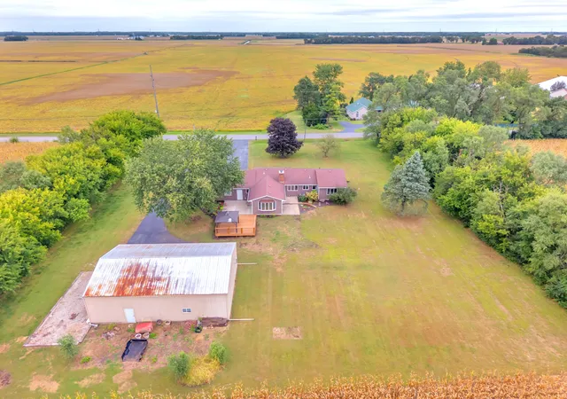 Photo 3 of Single family home for sale at 7501 W 1400 North, De Motte, IN 46310 | MLS# 845623 | Listing updated on 2026-09-19