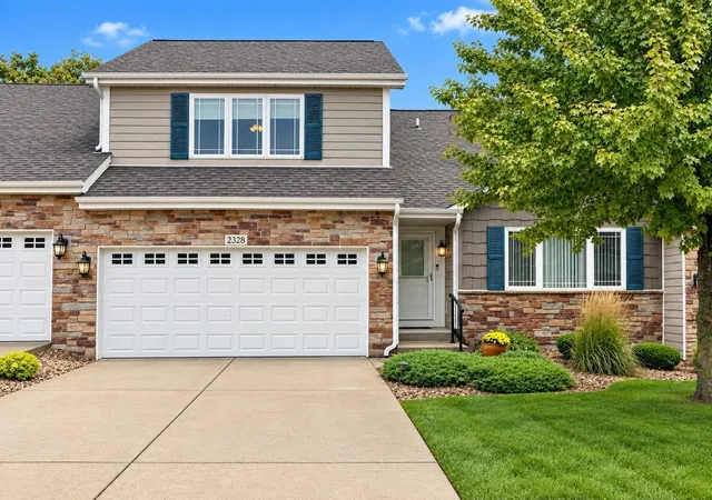 Townhouse for sale at 2328 Legend Cir, Chesterton, IN 46304 | MLS# 845741