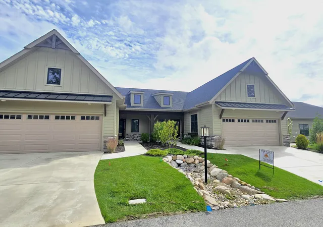 Photo 2 of Multi family home for sale at 1916 W Woodglen Cir, Valparaiso, IN 46383 | MLS# 845738 | Listing updated on 2026-09-22