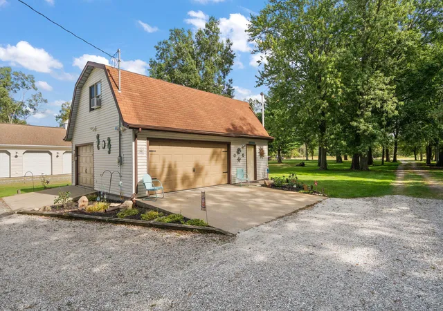 Photo 3 of Single family home for sale at 6047 S State Rd 10, Knox, IN 46534 | MLS# 845763 | Listing updated on 2026-09-23